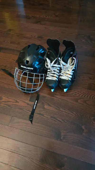 A vendre (50$): casque (Bauer avec grille de protection) et patins (CCM Intruder, pointure 2), donc...