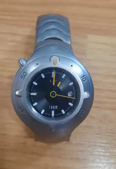 NIKE Grand Cayman Dive Watch. VINTAGE H20 resist. 100 m. Solid Watch. Displays dates and glows in th...