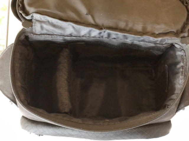 Padded Camera Bag in Cameras & Camcorders in Dartmouth - Image 2