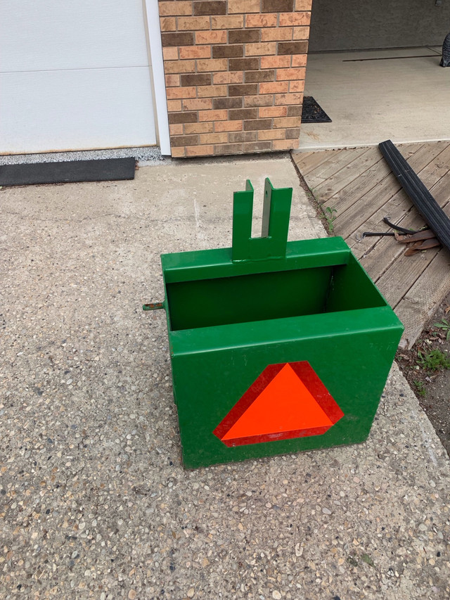 John Deere Class 1 - 3 point hitch weight box in Farming Equipment in Strathcona County - Image 3