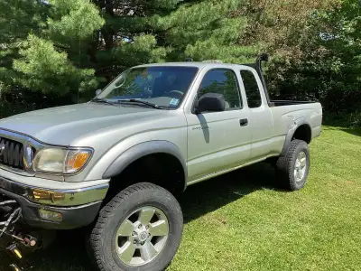 call Phillip 902-483-3187 new frame 6 inch lift kit new plow