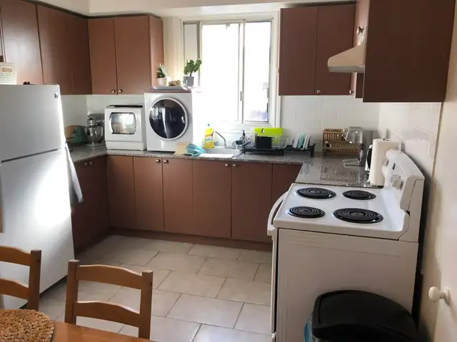 Nice large renovated 3 1/2 in CDN available April