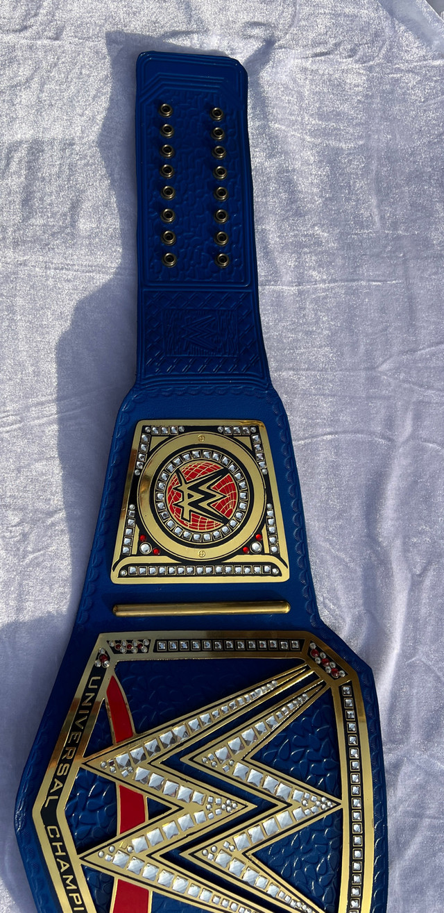 WWE Universal Championship Wrestling Belt Replica in Arts & Collectibles in Oakville / Halton Region - Image 3