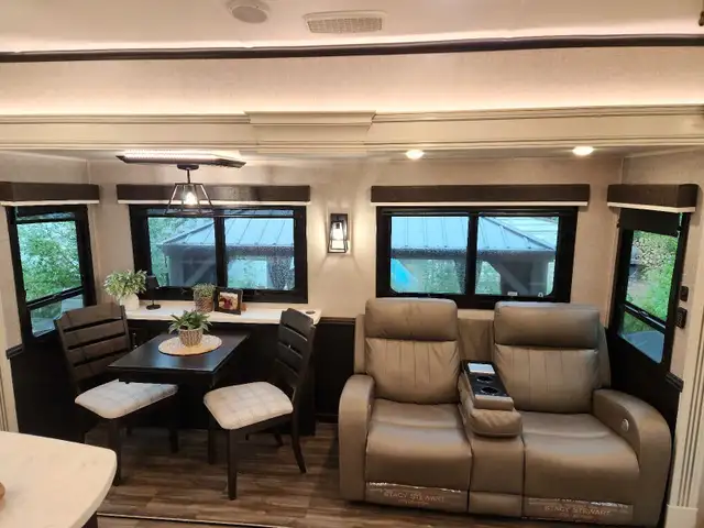 2023 Jayco Pinnacle 36KPTS  in Travel Trailers & Campers in Lloydminster - Image 7