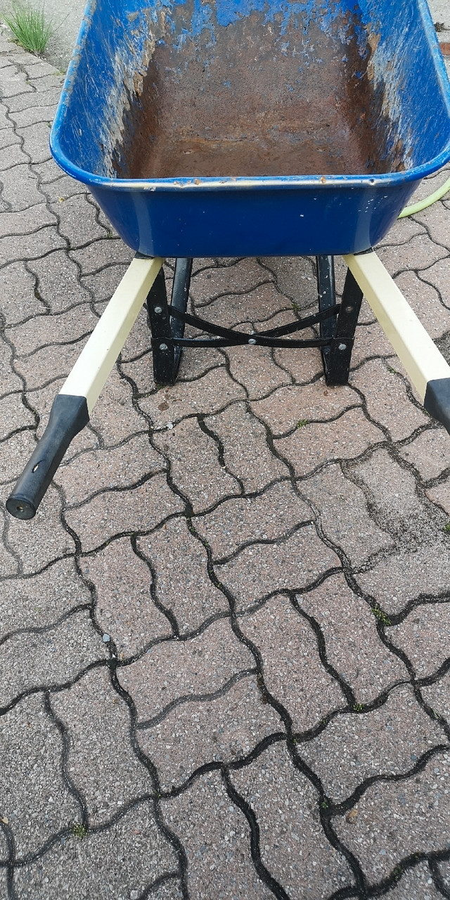 Erie heavy duty metal frame wheelbarrow Foam tire 450lb Outdoor Tools