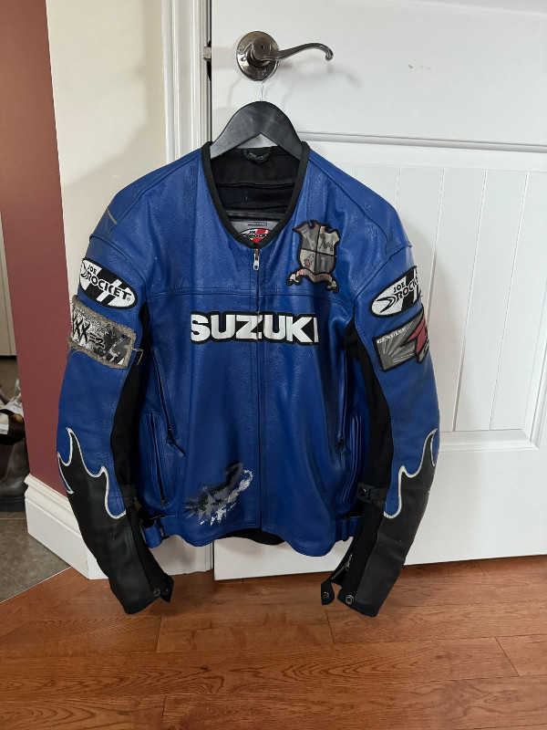 Manteau cuir moto medium 120$ dans Motos sport  à Granby