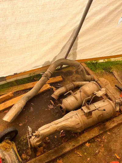 Selling a complete OEM exhaust system with dpf & filters all in good condition with very low mileage...