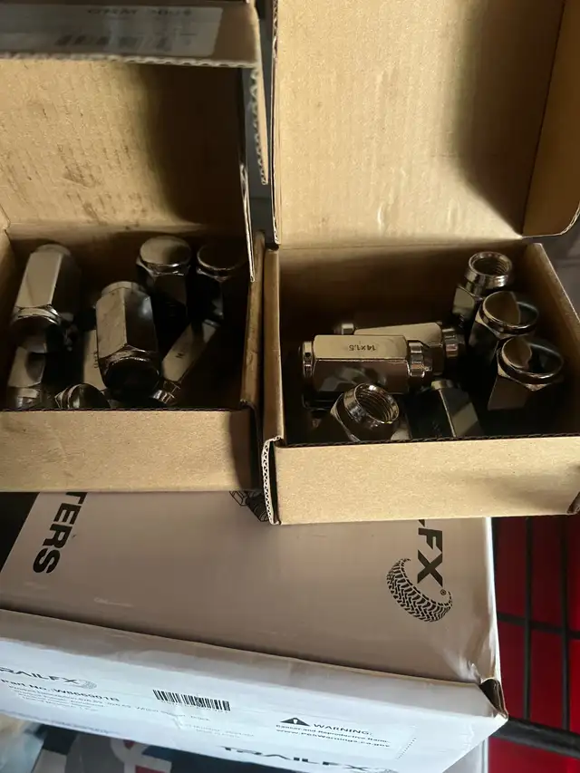 Ford F250-F350 Wheel Adapters in Auto Body Parts in Mississauga / Peel Region - Image 3