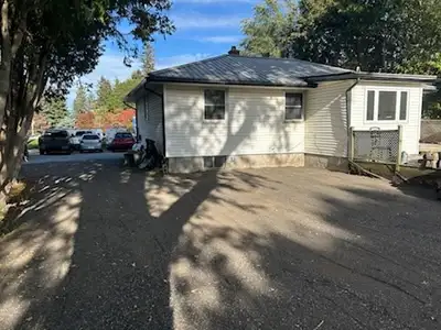 Located at 19840 Airport Road in Caledon, great location to capture Barrie and GTA customers! $1,000...