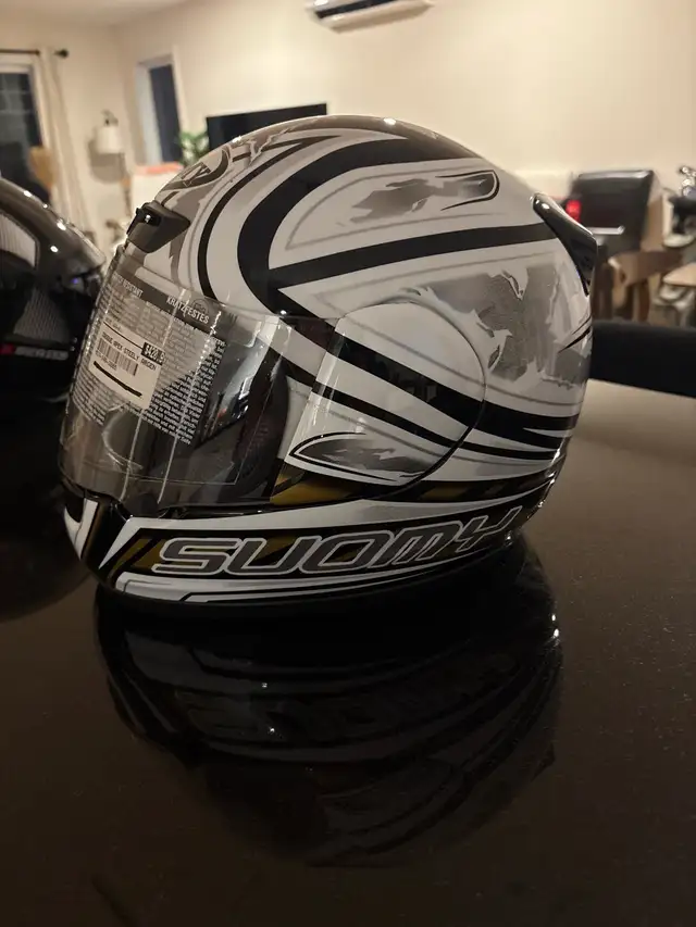 Casque de moto et vtt in Motorcycle Parts & Accessories in Longueuil / South Shore - Image 3
