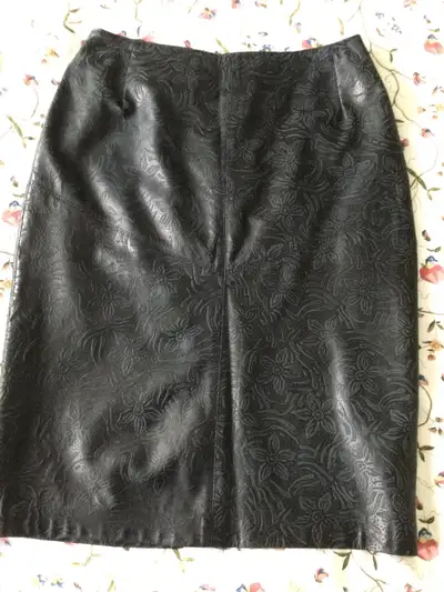 New leather skirt size 6, View more