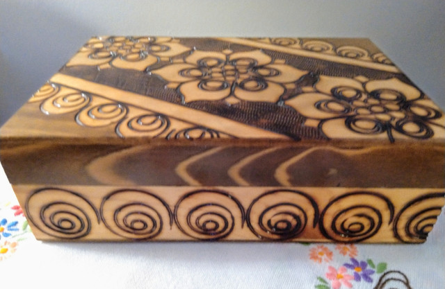 Vintage Polish Wooden Jewelry Box in Jewellery & Watches in Oakville / Halton Region - Image 2