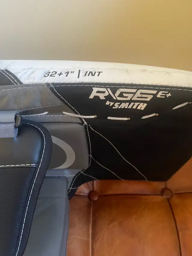 Int Warrior Goalie Pads 32 + 1 in Hockey in Edmonton - Image 4