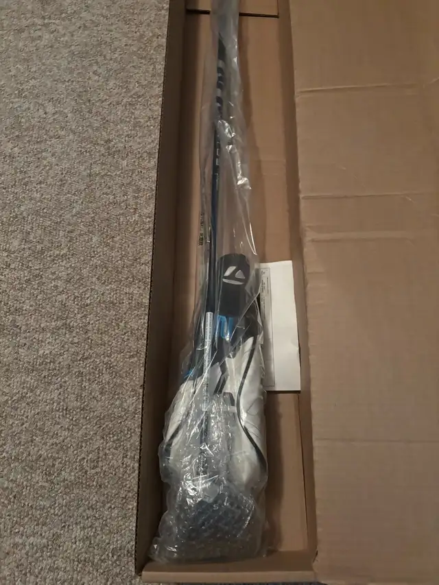 Brand New TaylorMade Sim2 Max RH Driver in Golf in Barrie - Image 4