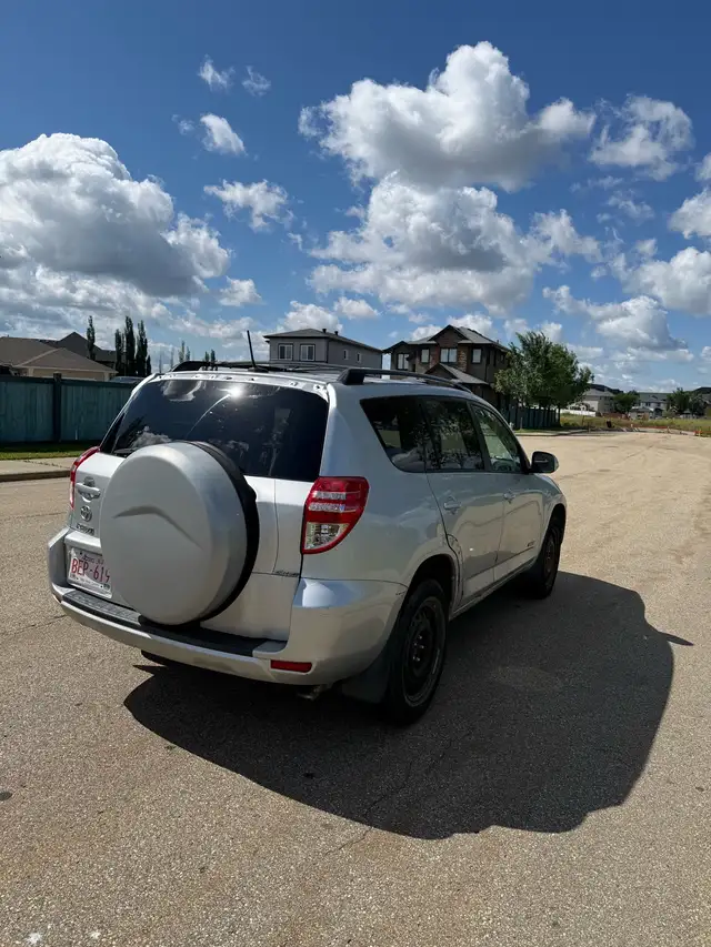 2011 toyta rav4552945033549588483