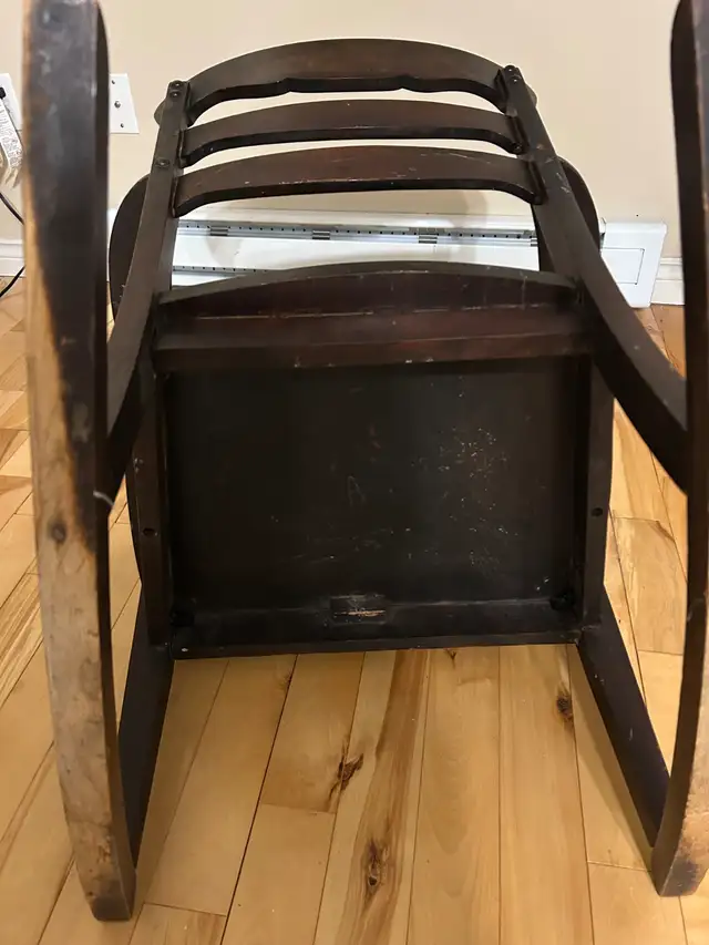 Vintage rocking chair. in Chairs & Recliners in City of Halifax - Image 4