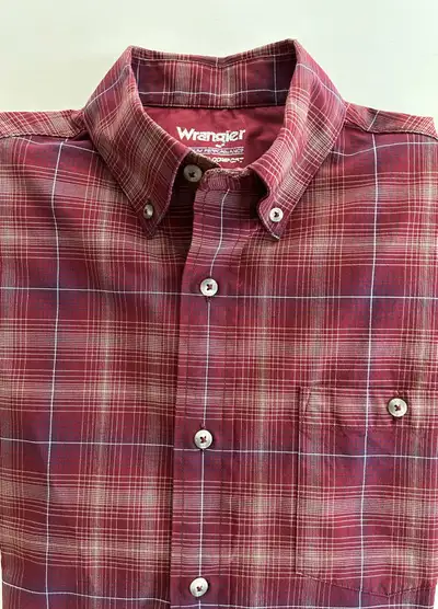 Men’s Wrangler dress shirt (size: M), View more