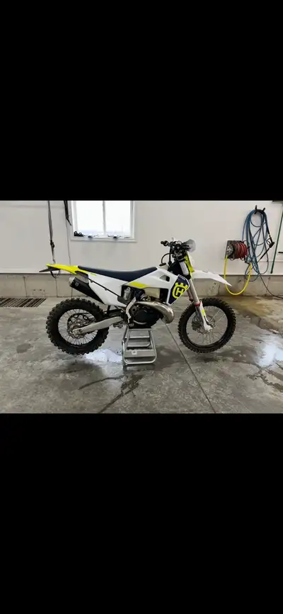 66 hrs 2023 TE 250 hard enduro Great shape Bikes ready to ride Elmira ON