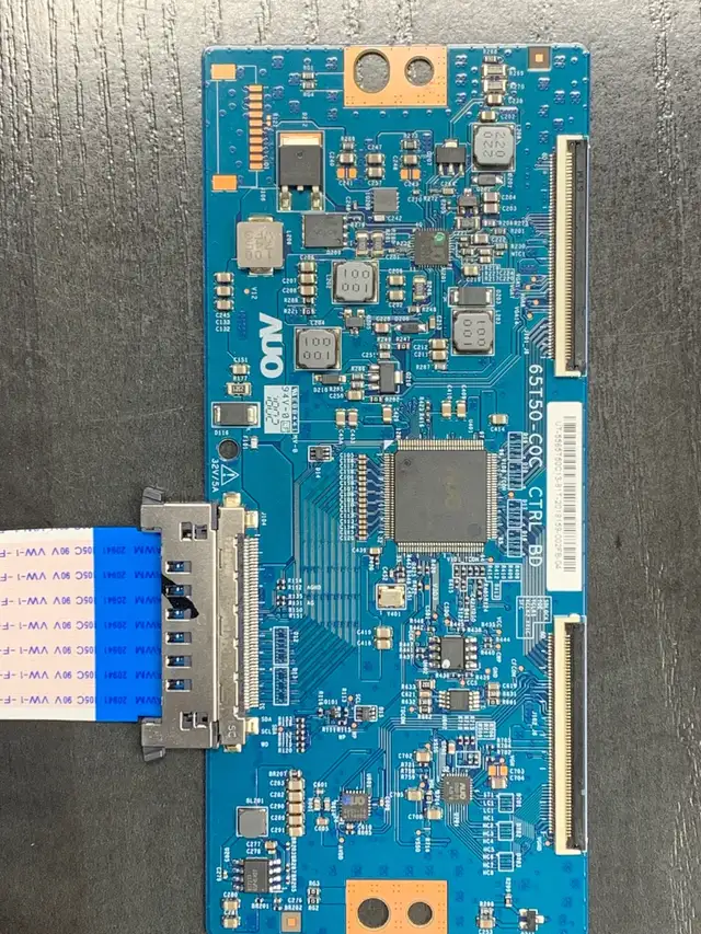 Hisense 65R6107 65” TV in TVs in West Island - Image 6