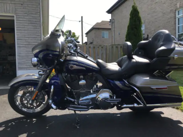 2016 Harley Davidson CVO Limited in Touring in City of Montréal - Image 3