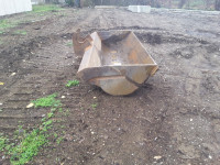 Excavator bucket, 8ft wide cleanup