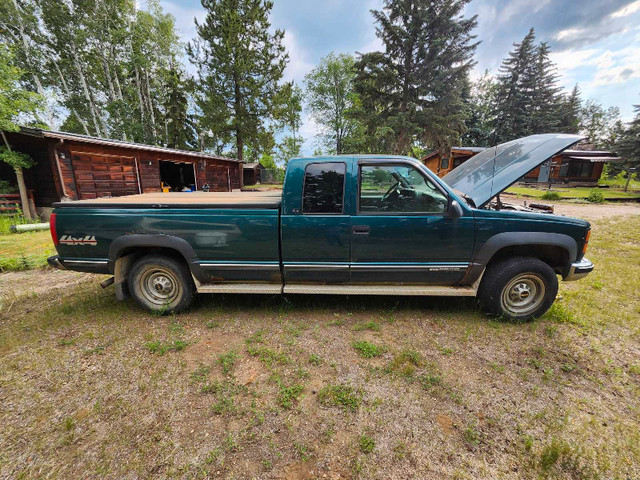 1998 GMC Sierra 2500 6.5L turbo diesel, Extended Cab, 8ft box f in Cars & Trucks in Edmonton - Image 2