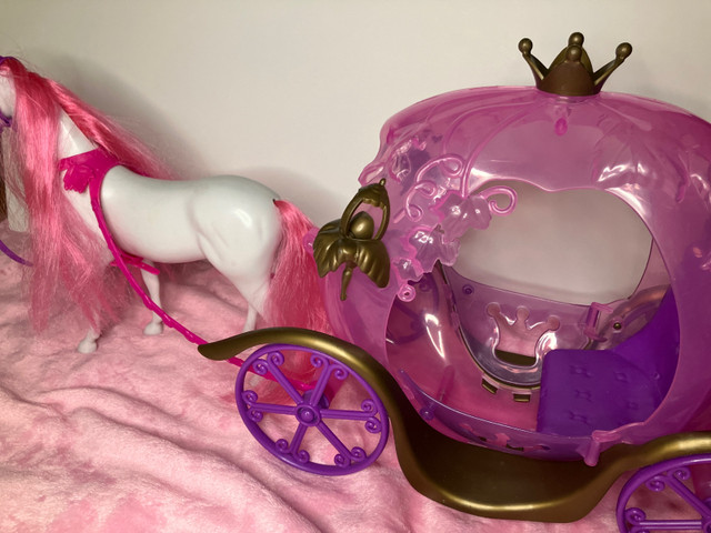 Barbie princess horse and carriage - Carosse Barbie  dans Jouets et jeux  à Ville de Montréal - Image 4