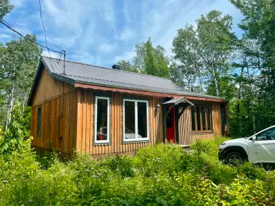 MAISON-CHALET À LOUER (SEPTEMBRE-MAI), TOUT-INCLUS !!!