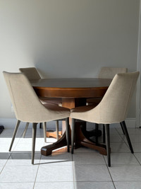 Round Dining Table & Chairs 