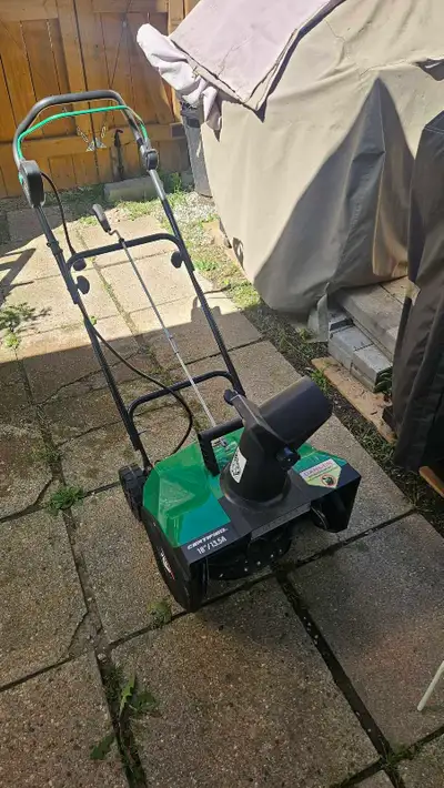 snowblower - Certified 18" electric, View more
