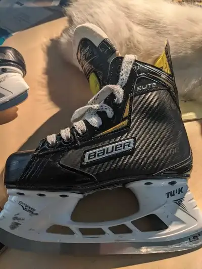 Bauer Youth Hockey Skates (Size 1D), View more
