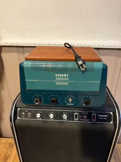 Fender 5C3 Deluxe Vintage Knight tube PA head, View more