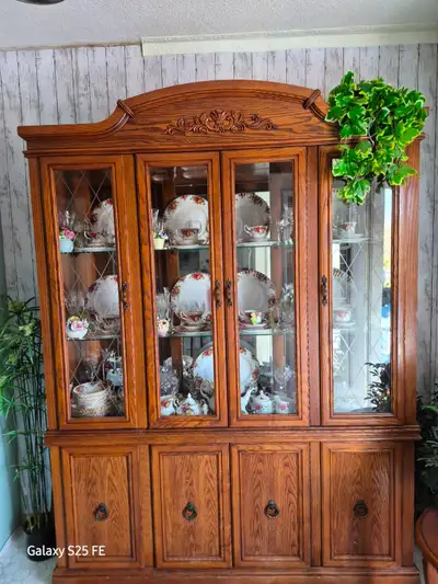 Eight piece old country rose dishes with all pieces ,plus Glasse, View more