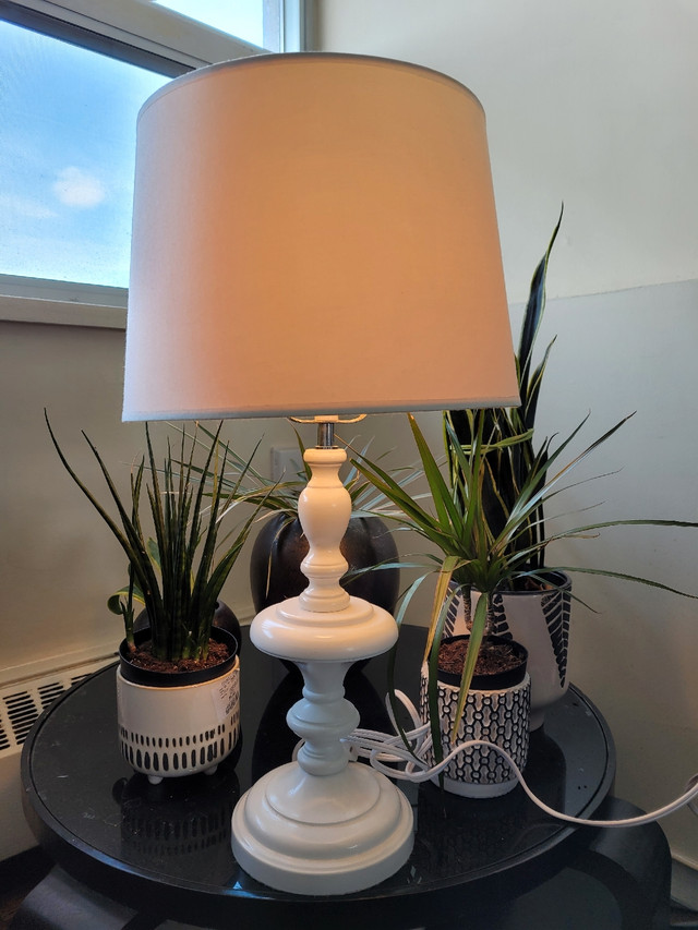 White Table Lamp Linen Shade $30 obo in Indoor Lighting & Fans in City of Toronto