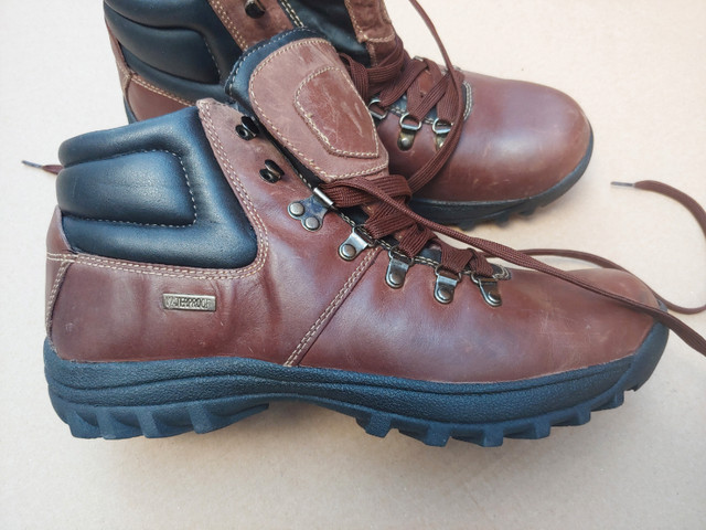 Men's leather lace up boots, waterproof, Size 11, NEW, hiking in Men's Shoes in Oshawa / Durham Region