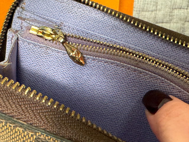 louis vuitton wallet authentic women dans Femmes - Sacs et portefeuilles  à Ville de Montréal - Image 4