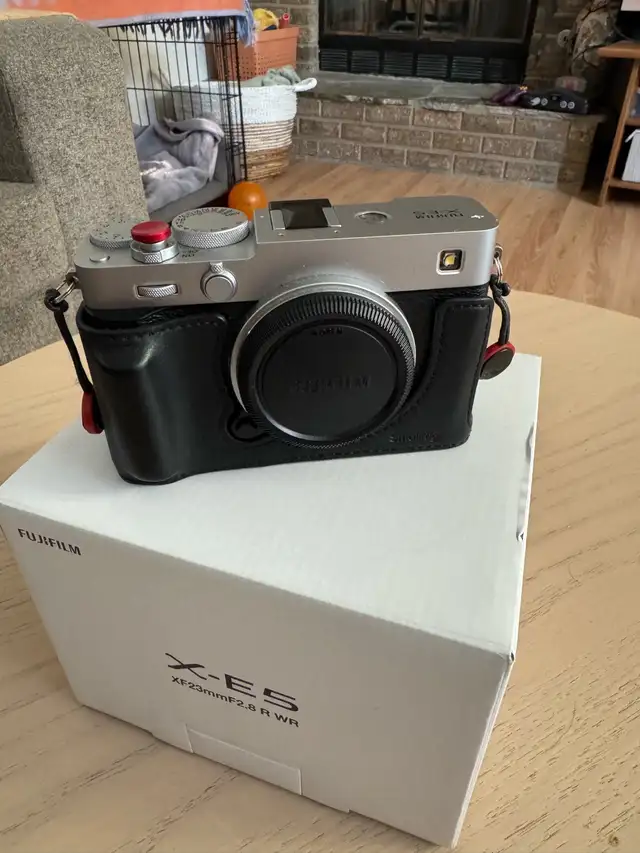 Fujifilm XE-5 (Silver)  in Cameras & Camcorders in Calgary - Image 8