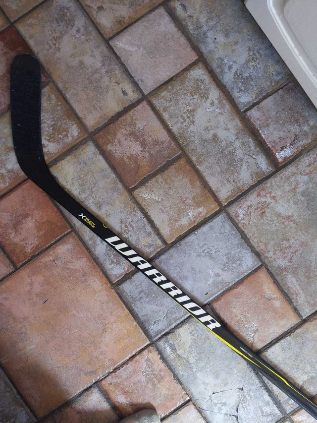 Warrior alpha quickstrike pro grip 50 flx hockey stick in Hockey in Mississauga / Peel Region - Image 3