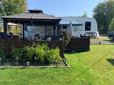Excellent condition 2007 Wildcat 5th Wheel Trailer located at Island Park Rv,Stirling Ontario Ready...