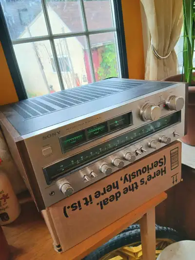 Sony STR-V5 Receiver , View more