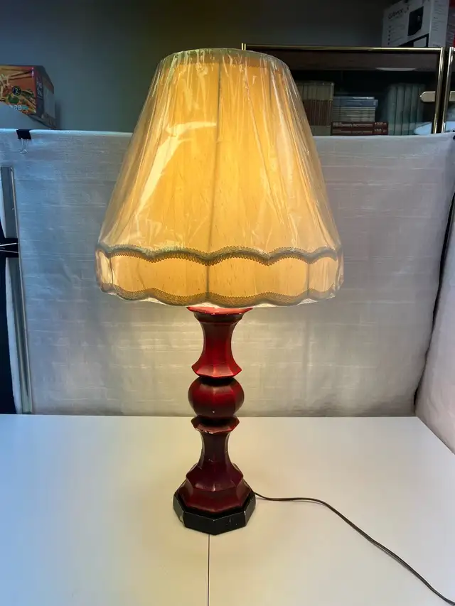 Lampe de Table Vintage / Vintage Mid-Century Table Lamp in Indoor Lighting & Fans in City of Montréal - Image 2