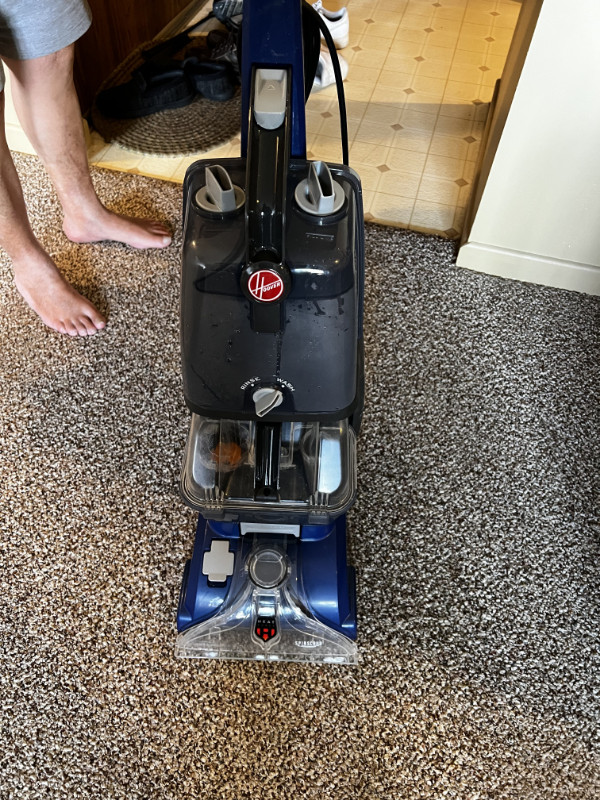 Hoover Carpet Cleaner, like new in Vacuums in Leamington - Image 4