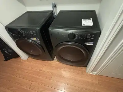 Duo laveuse/sécheuse Electrolux acheté le 8 août 2025. Les appareils n'ont que 6 mois d'usure et son...