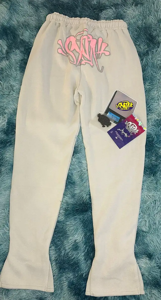 Hoodie and sweatpants in Men's in City of Toronto - Image 4