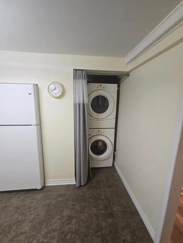 1 bedroom 1 bath walkout basement apartment in Long Term Rentals in Mississauga / Peel Region - Image 24