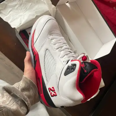 Jordan 5s size 8, View more