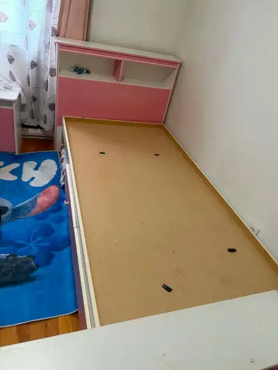 Lit simple pour enfant avec rangement intégré, View more