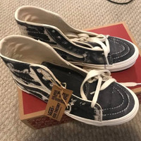 FIRST TO ETRANSFER GETS IT NEW IN BOX VANS R