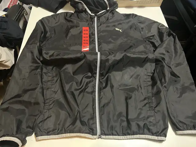 Puma Active Wear Gym Sports Jacket in Kids & Youth in Calgary - Image 4