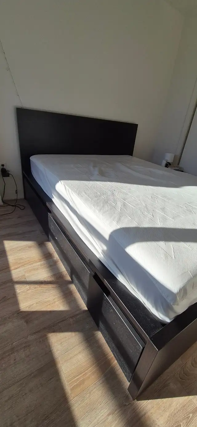 Lit Queen Size avec rangements in Beds & Mattresses in City of Montréal - Image 2